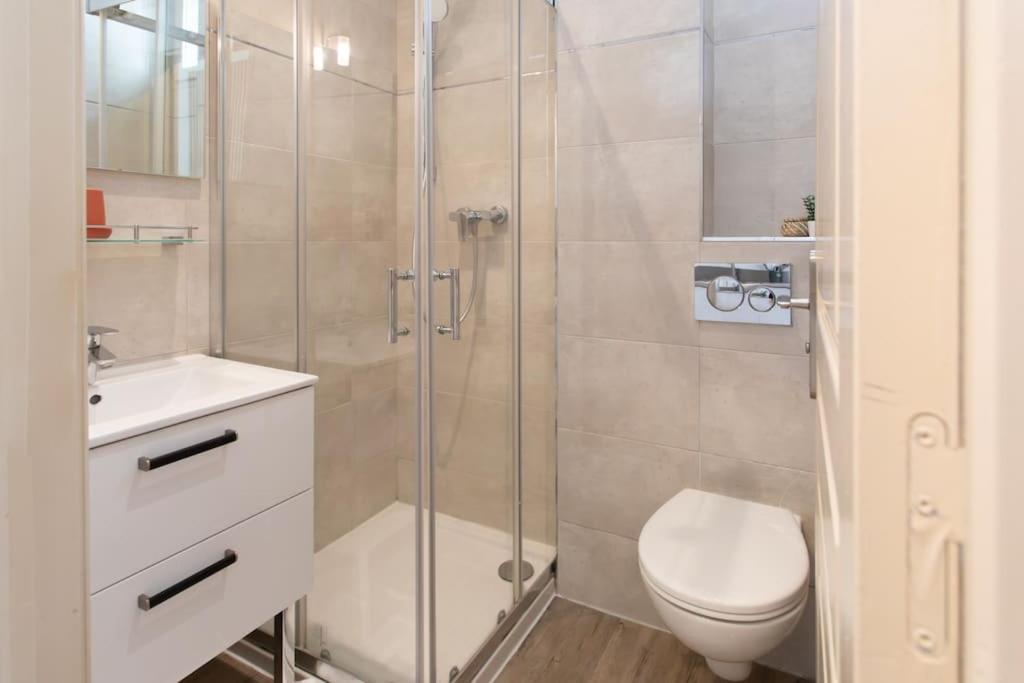 Appartement L46 2p Port, 2min Du Cap Et 5 Du Port/ Clim & Wifi *